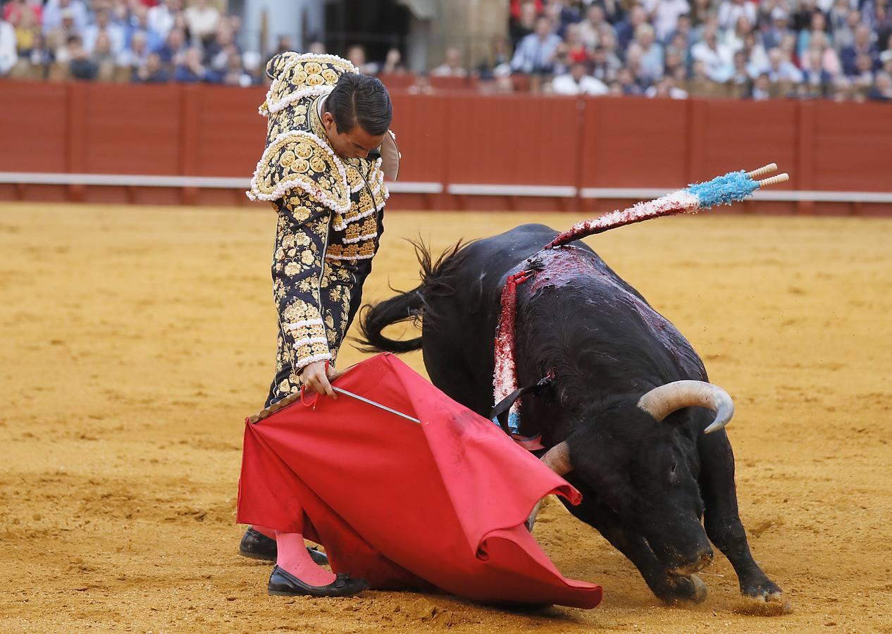 José María Manzanares corta una oreja en la Corrida de Resurrección