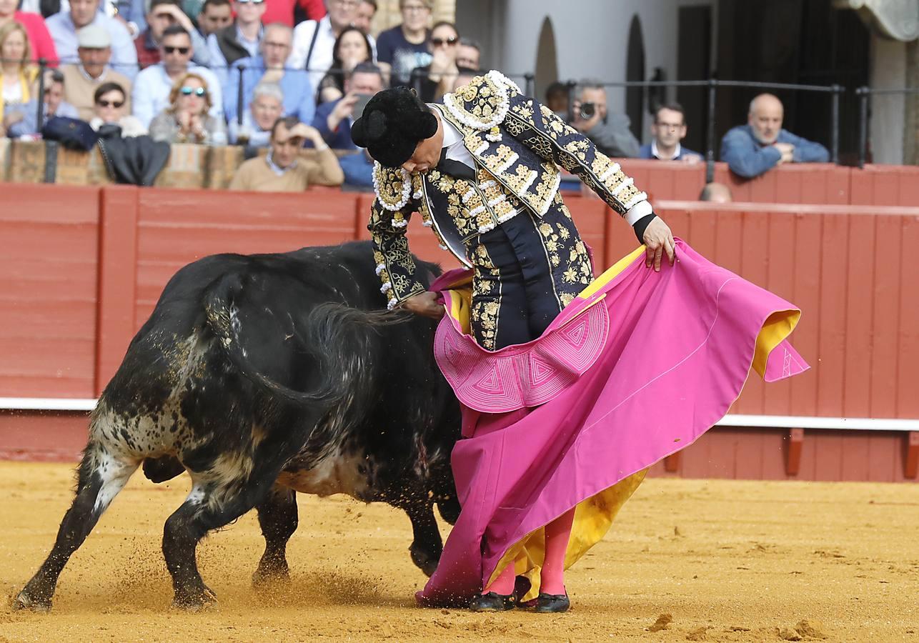 José María Manzanares corta una oreja en la Corrida de Resurrección