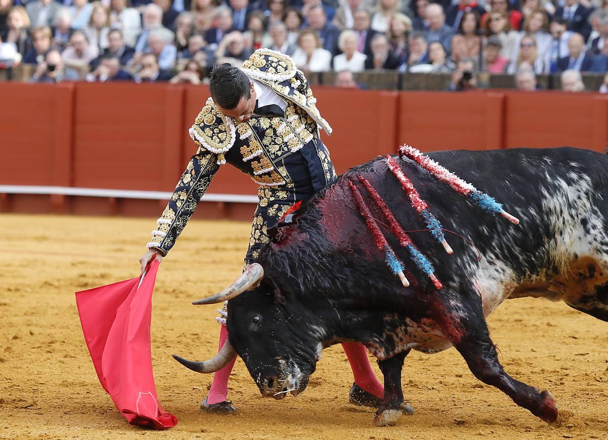 José María Manzanares corta una oreja en la Corrida de Resurrección