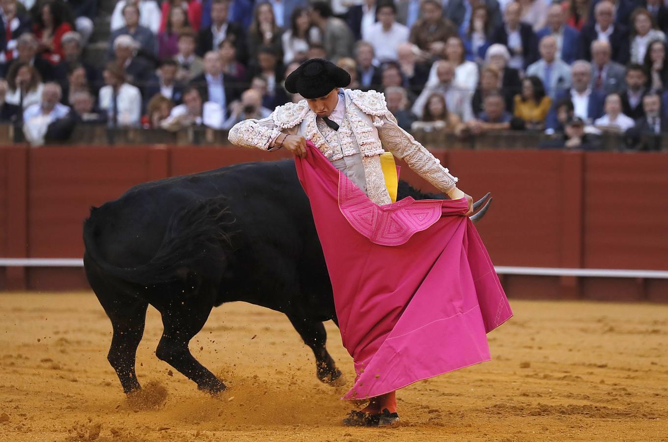 José María Manzanares corta una oreja en la Corrida de Resurrección