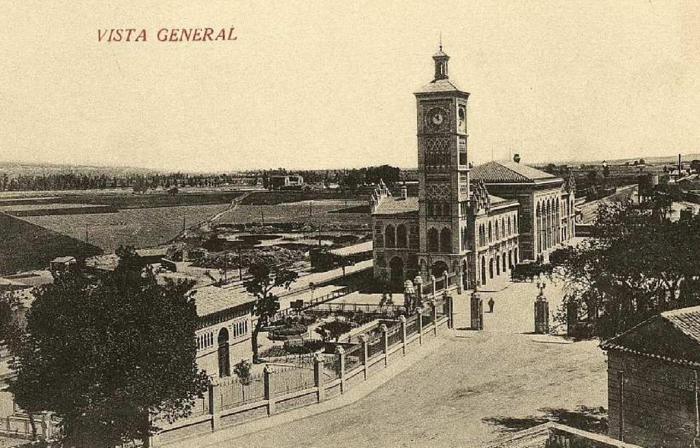 Vista general de la Estación. Archivo Municipal de Toledo. Fototipia Castañeira, Alvarez y Levenfeld, (ca. 1920). 