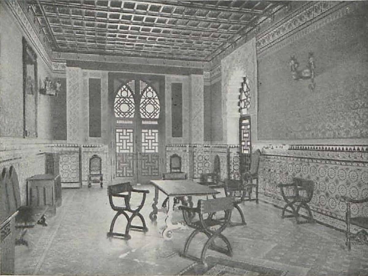 Salón de Honor en 1920, hoy transformado en capilla. Arquitectura Española. Fotografía de N. Clavería. 