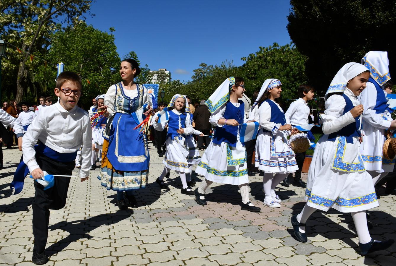 Los niños toman las riendas de las Mondas