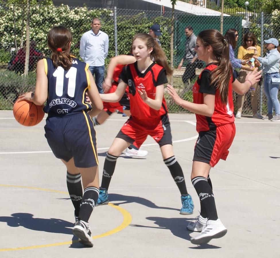 Las mejores imágenes del encuentro entre el San Juan Evangelista y el Jesús Gutenberg