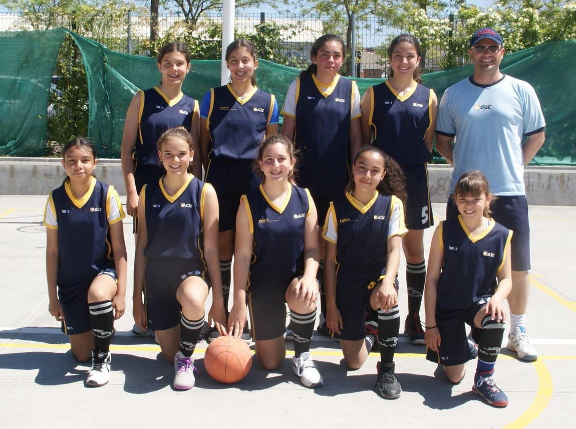 Las mejores imágenes del encuentro entre el San Juan Evangelista y el Jesús Gutenberg