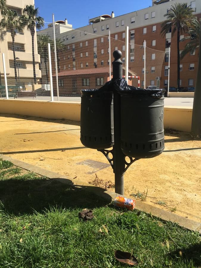 FOTOS: La huella de la suciedad en los barrios