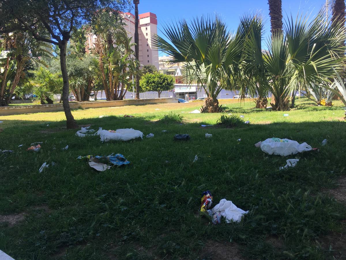 FOTOS: La huella de la suciedad en los barrios