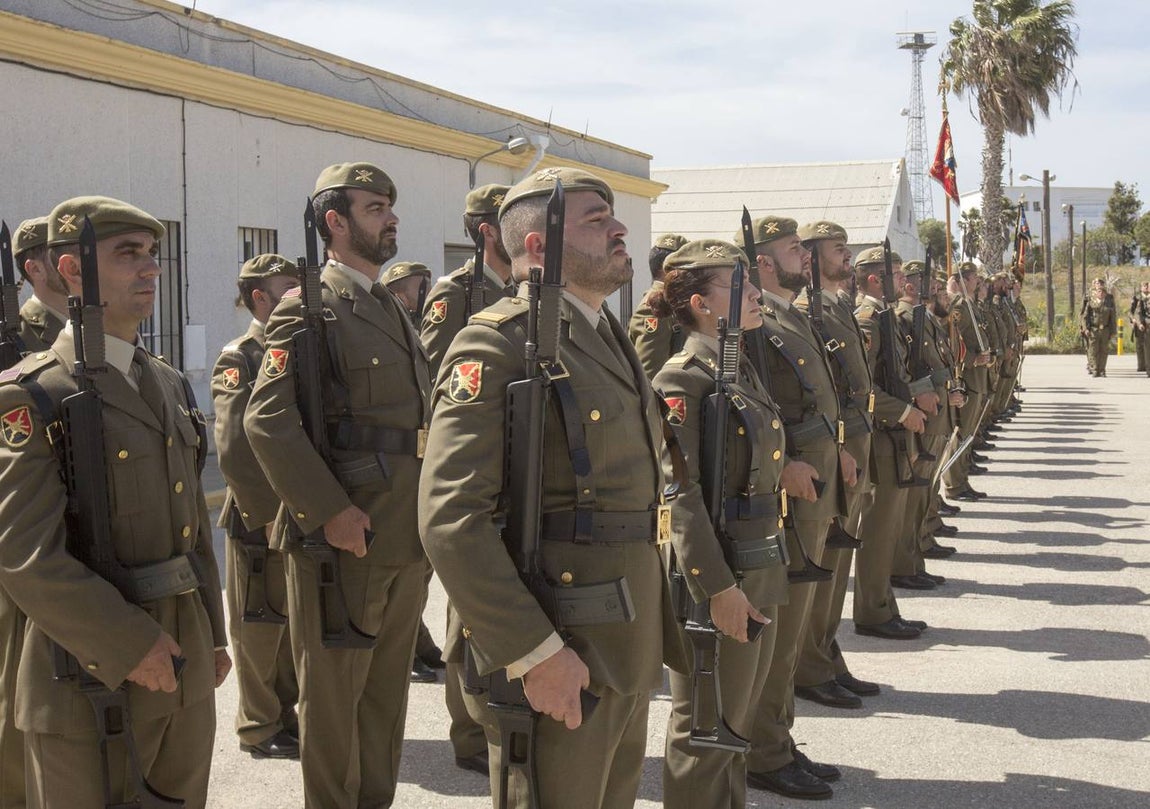 Conmemoración del 2 de mayo en el RACTA-4