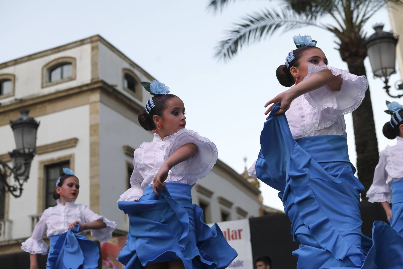 La actuación de las academias de baile de Córdoba en las Tendillas, en imágenes