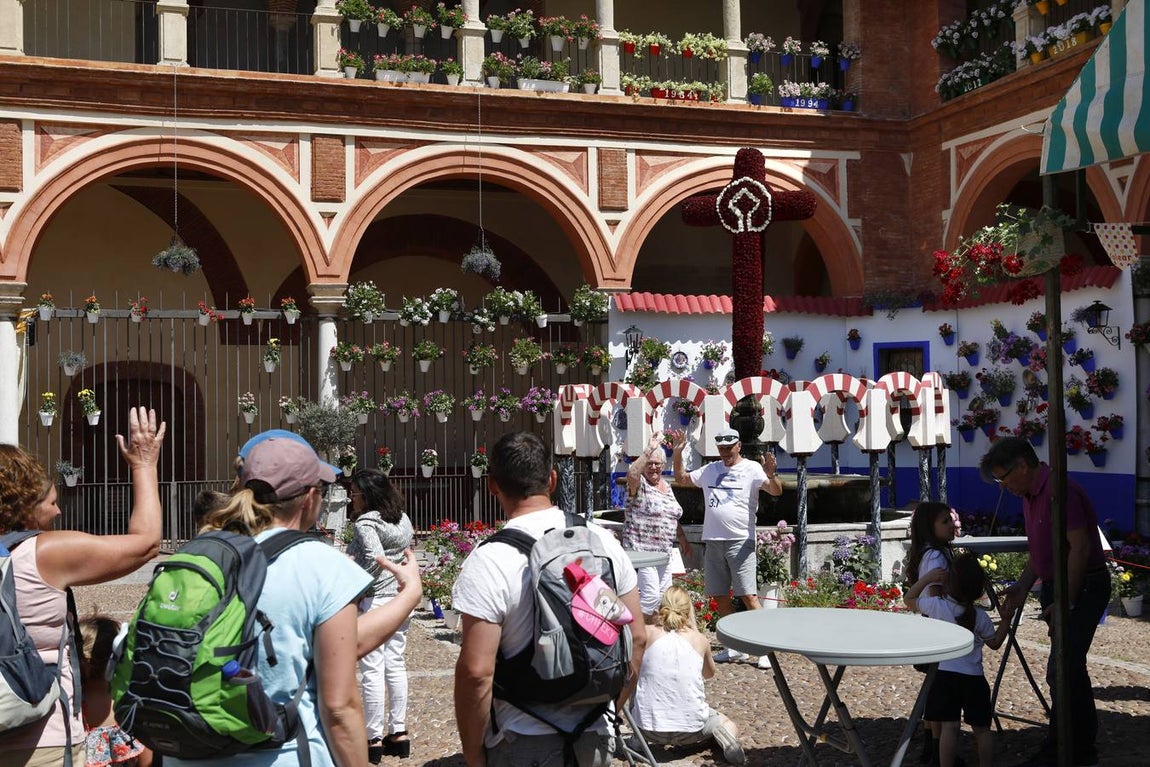 El viernes en las Cruces de Mayo de Córdoba, en imágenes