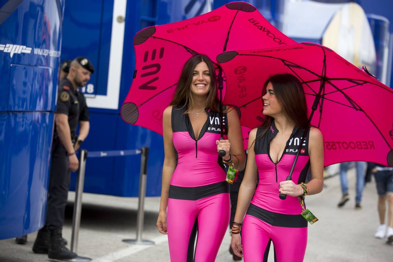 (FOTOS) La vida en el Circuito: motos y gente guapa