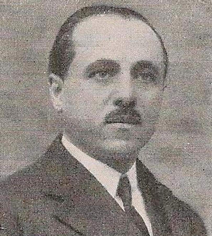 Emilio José Lillo Rodelgo (1887-1981). Inspector-Jefe de Primera Enseñanza en Toledo. Revista Blanco y Negro. Foto Rodríguez. 