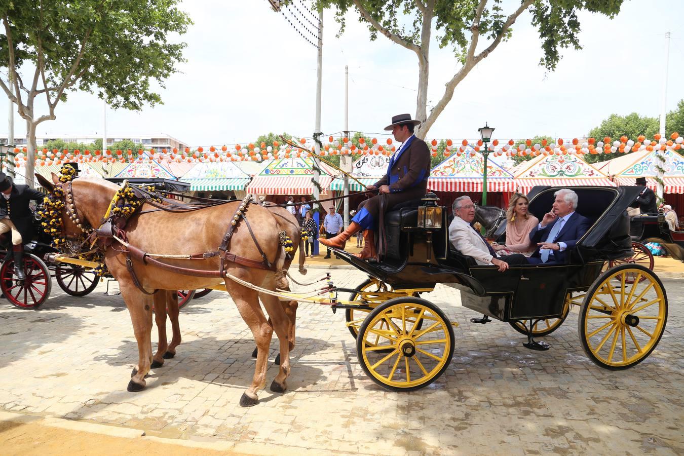 Enrique Moreno de la Cova, la duquesa de Cardona y el duque de Alba