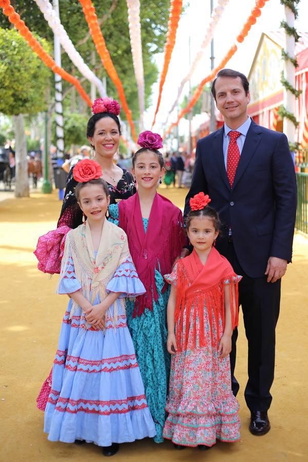 Rocío Pérez, Julio Montes y Victoria, Rocío e Inés Montes Pérez