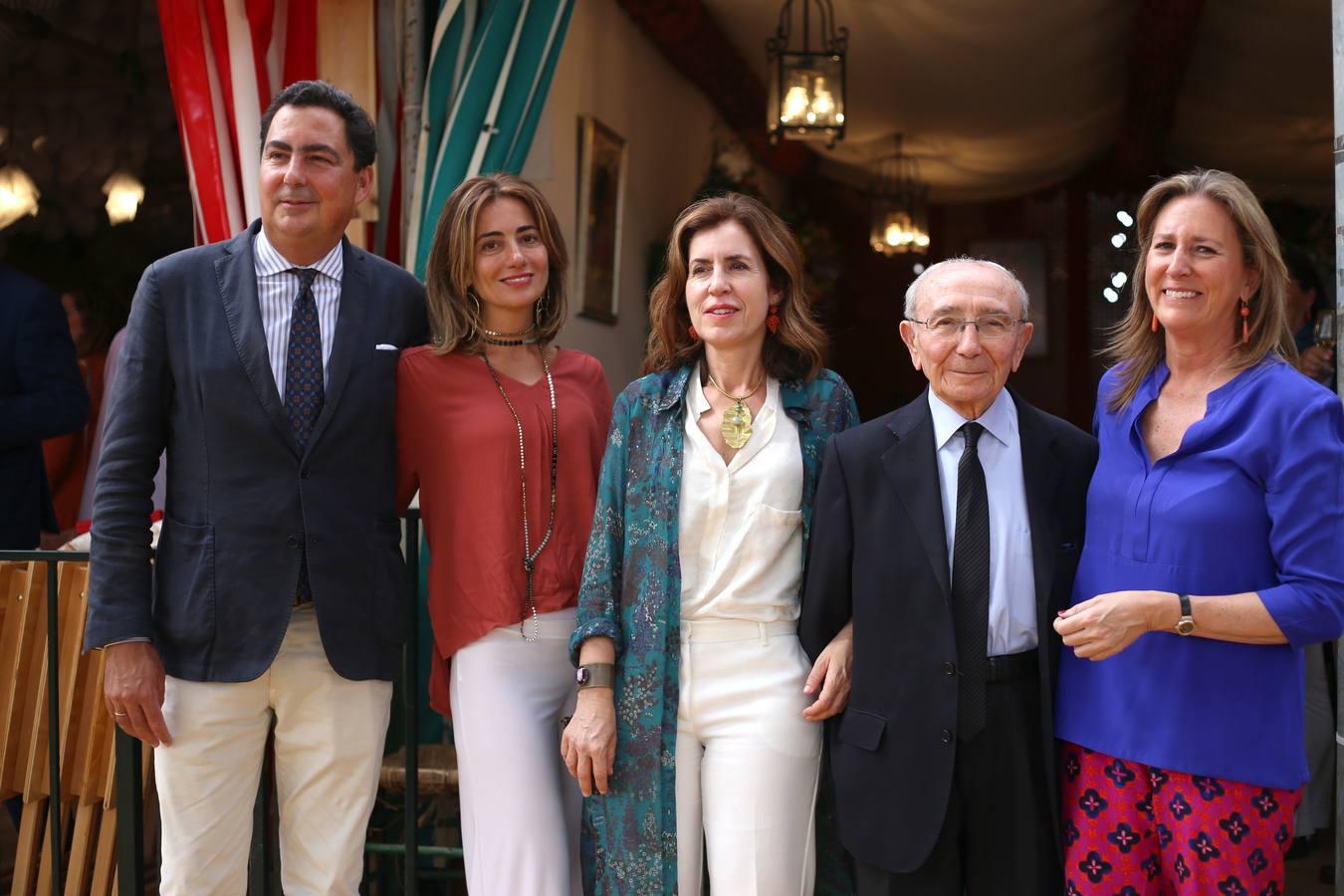 Isabel Ríos, María Luisa Pérez Caro, Antonio Ríos Ramos, María Dolores Pérez Caro y María Luisa Gayán