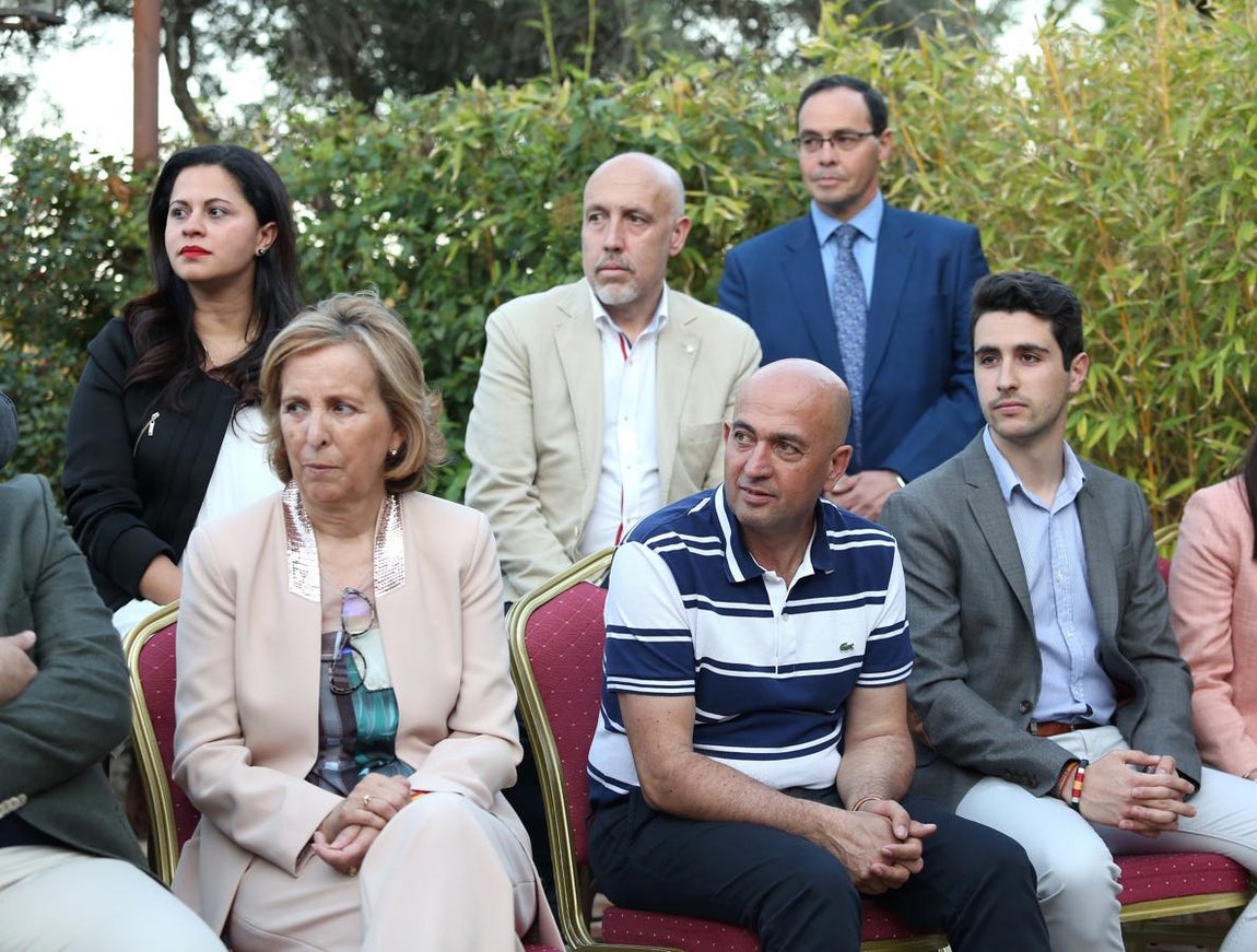 Claudia Alonso presenta a su equipo para ganar en Toledo