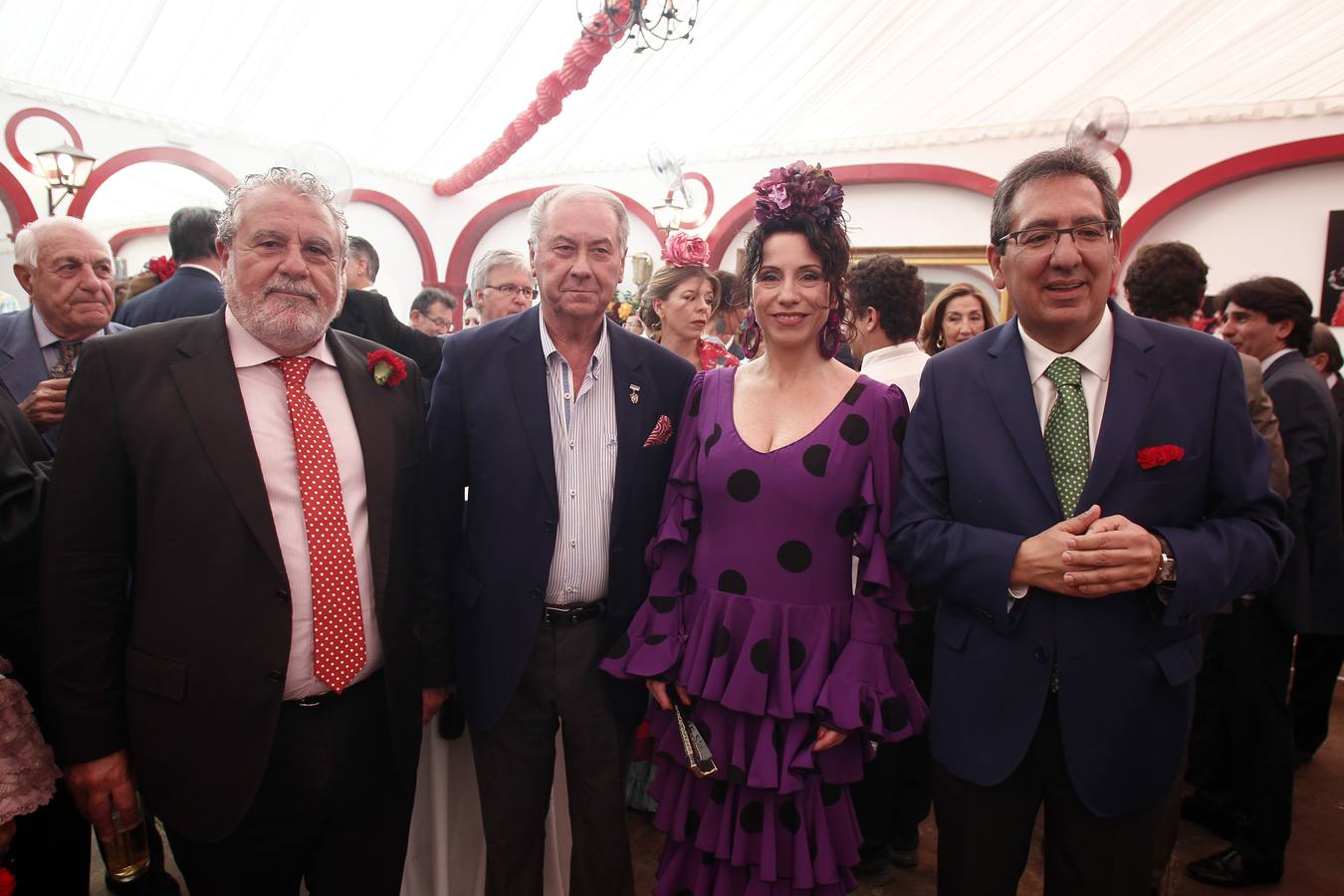 En imágenes, abundancia de recepciones en el martes de Feria de Sevilla 2019