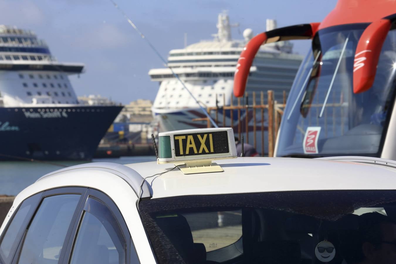 FOTOS: Miles de cruceristas llegan el puerto de Cádiz