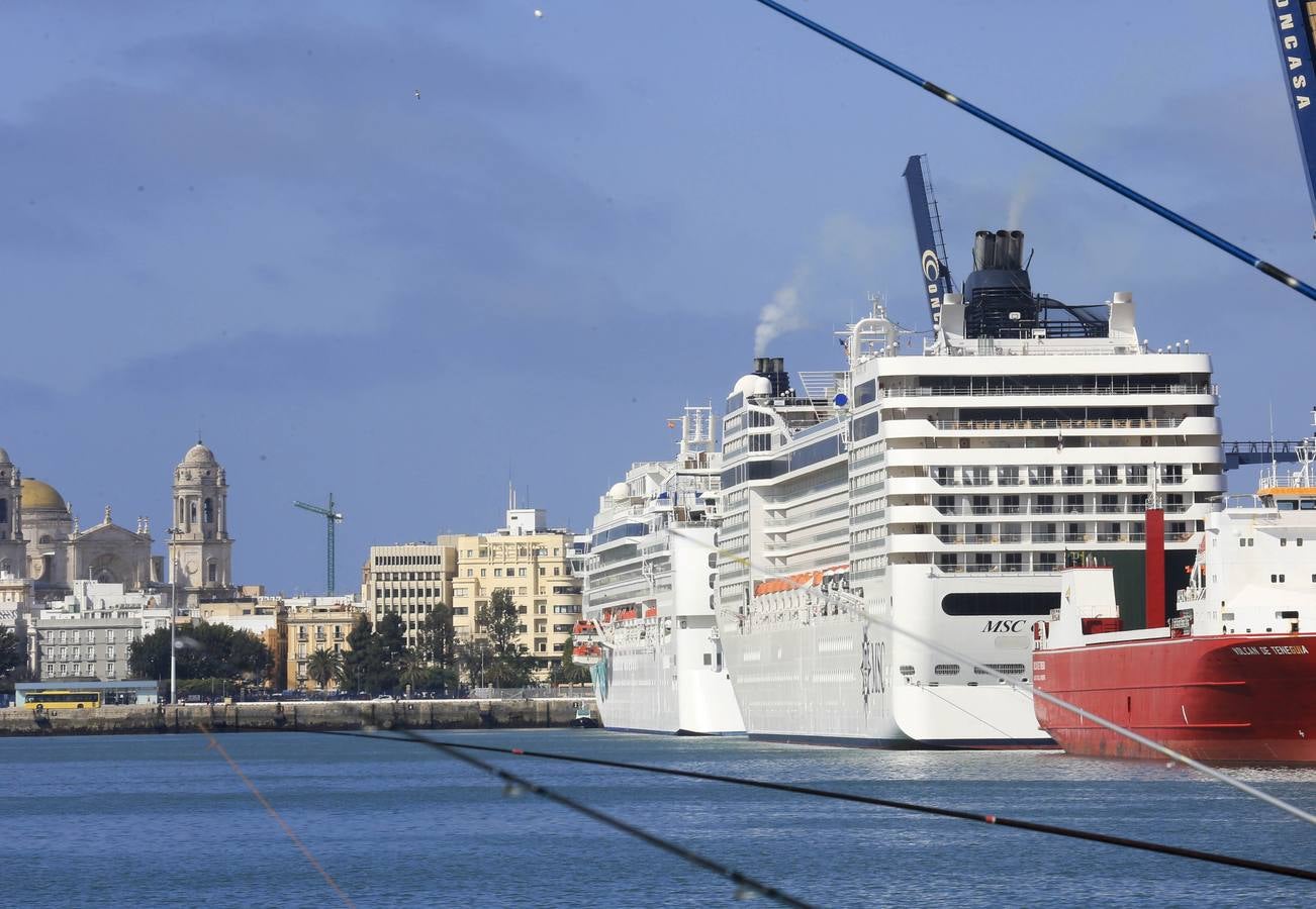 FOTOS: Miles de cruceristas llegan el puerto de Cádiz