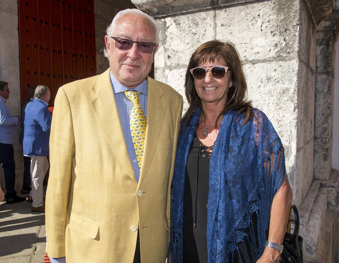 El viceconsejero de Fomento Jaime Raynaud y Ana Luciani