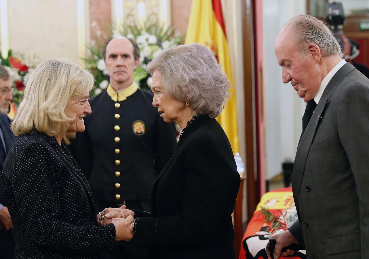 La capilla ardiente de Rubalcaba, en imágenes