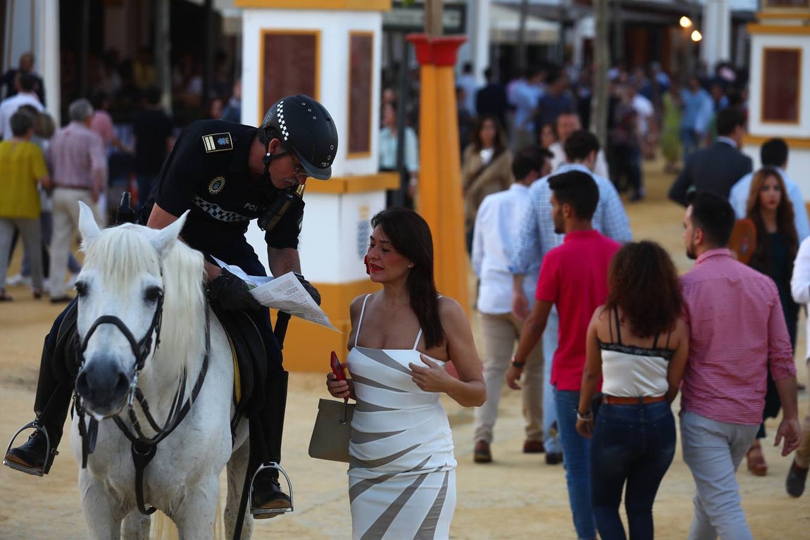 FOTOS: Alumbrado y primer día en la Feria de Jerez 2019