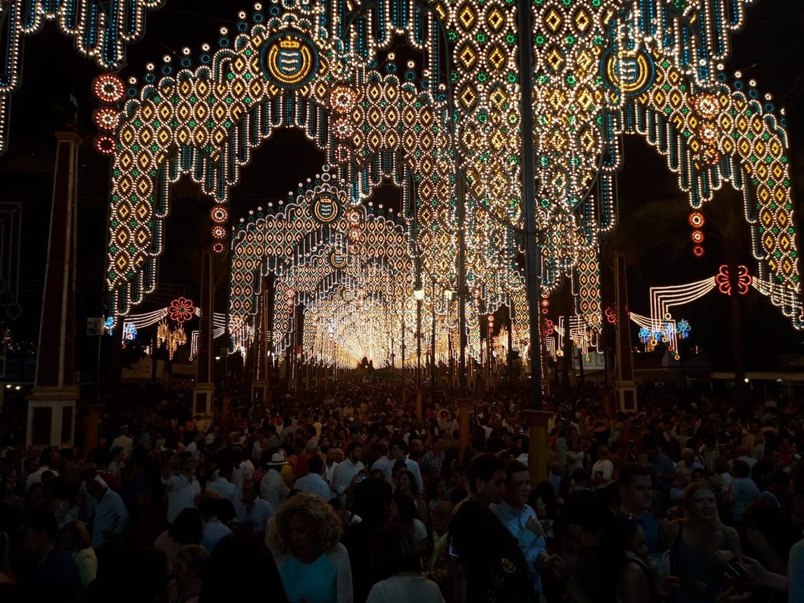 FOTOS: Alumbrado y primer día en la Feria de Jerez 2019