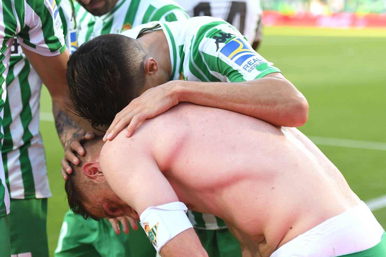 En imágenes, la victoria (2-1) del Betis ante el Huesca