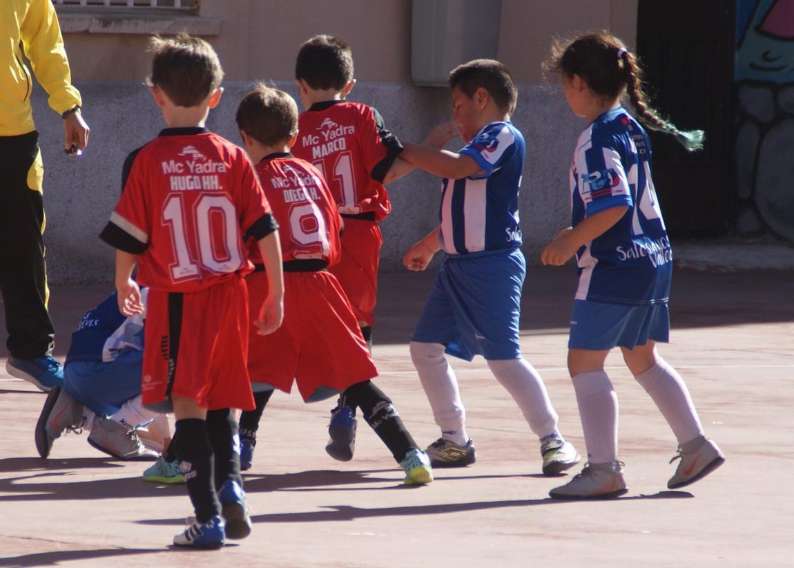 Las mejores imágenes del encuentro de futsal entre Ciudad de los muchachos y Sta. Fca. Javier Cabrini B