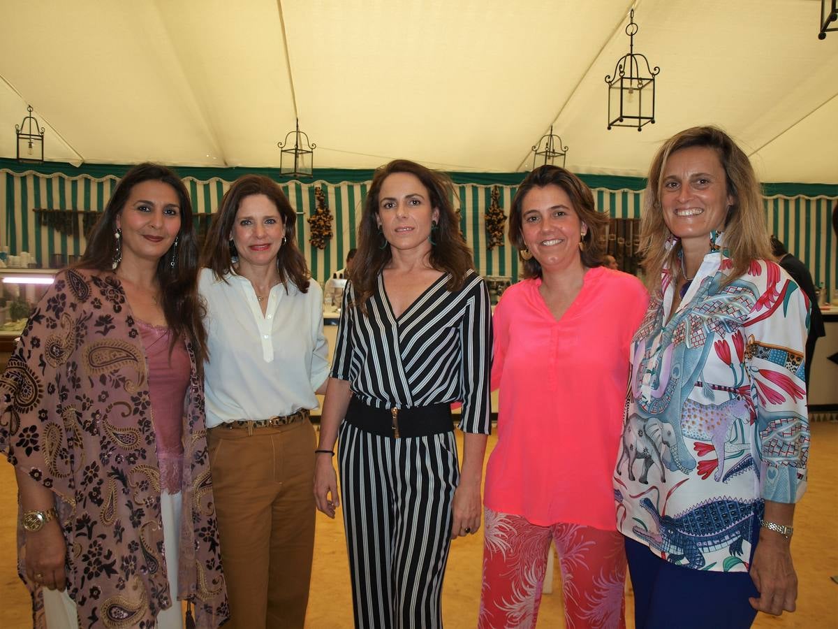 Sonia Alonso, Ana Martel, Macrena Pérez-Luna, Fabiana García de Luján y Blanca Benjumea