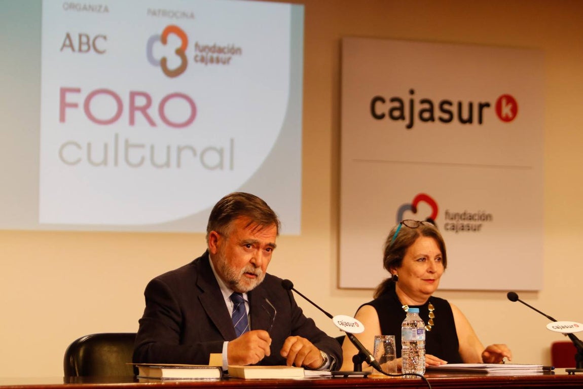 El Foro Cultural de ABC Córdoba con Elvira Roca, en imágenes