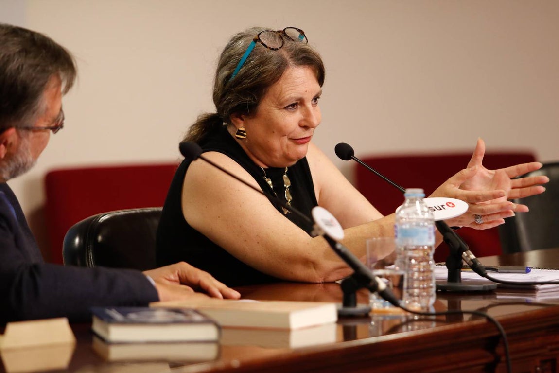 El Foro Cultural de ABC Córdoba con Elvira Roca, en imágenes