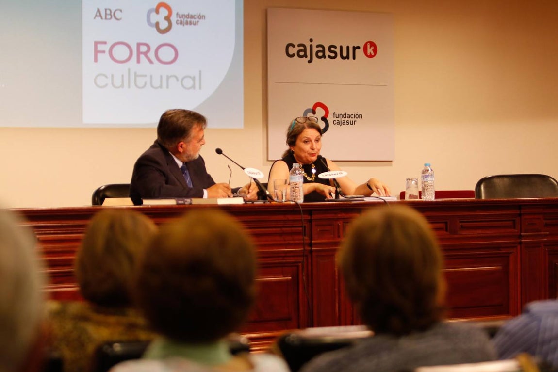 El Foro Cultural de ABC Córdoba con Elvira Roca, en imágenes