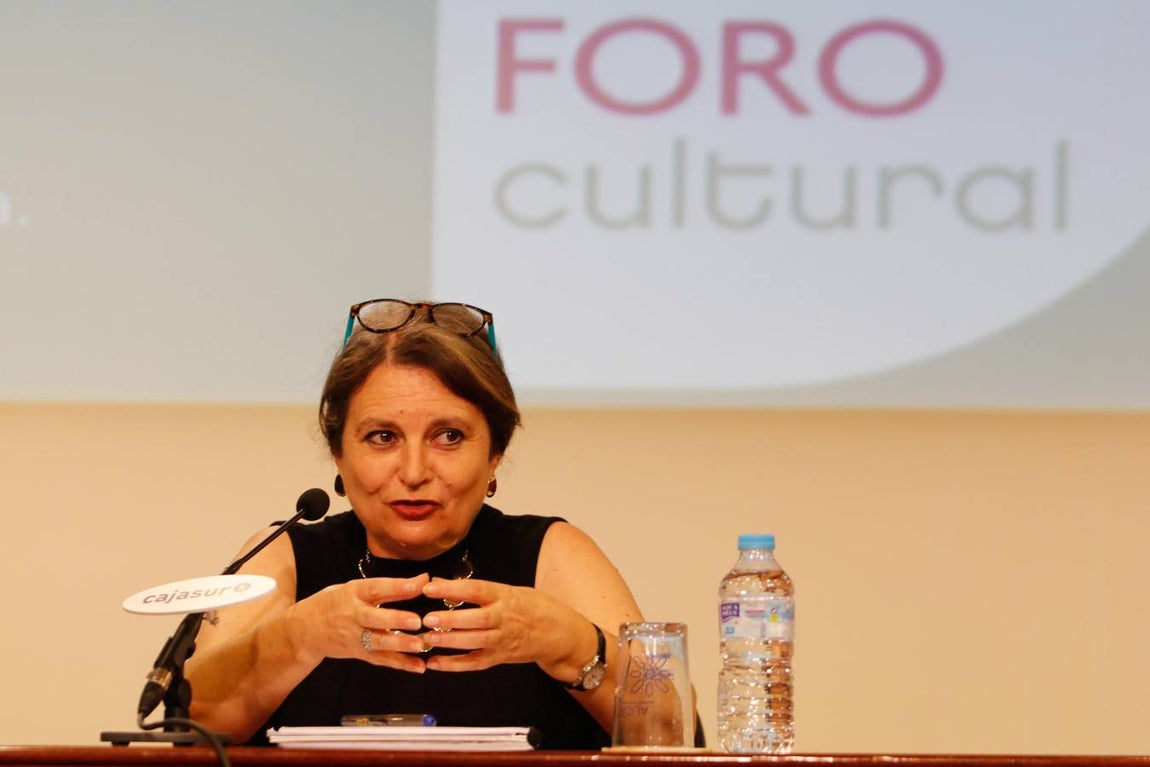 El Foro Cultural de ABC Córdoba con Elvira Roca, en imágenes