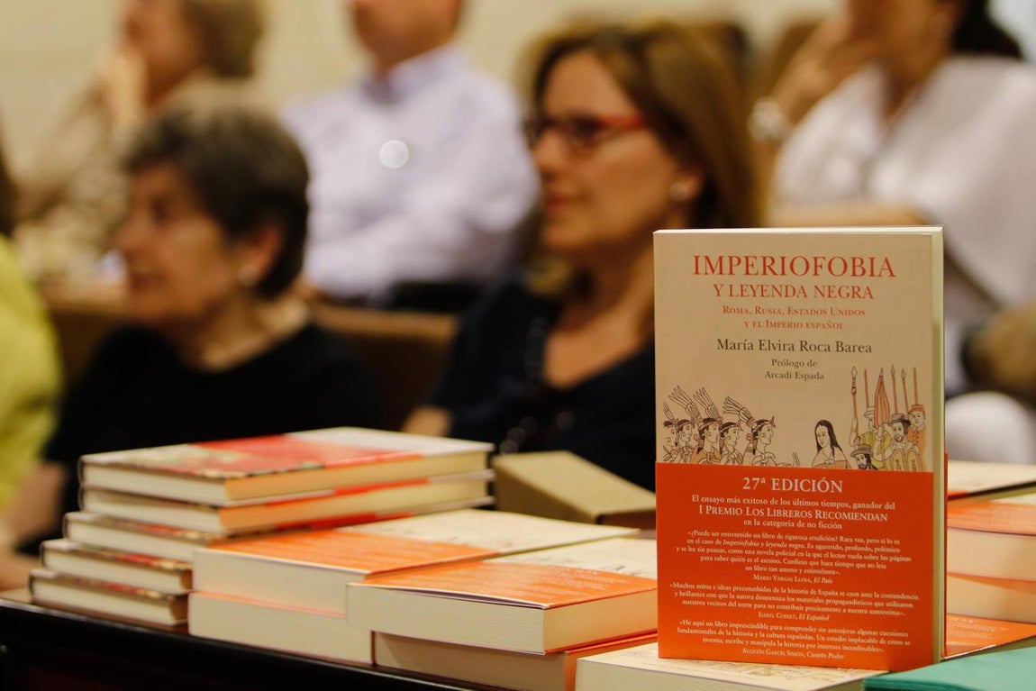 El Foro Cultural de ABC Córdoba con Elvira Roca, en imágenes