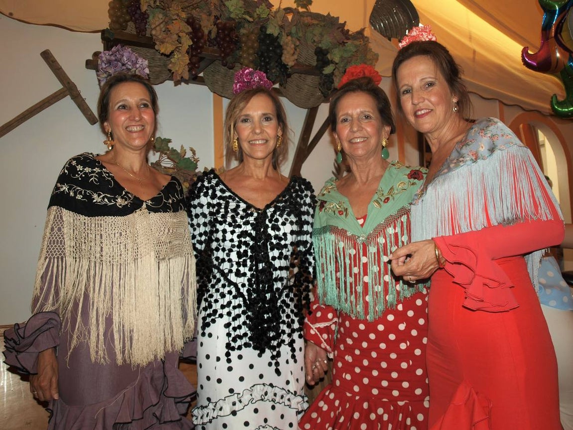 Las hermanas Belén, Gracia, Cecilia e Isabel Toscano García