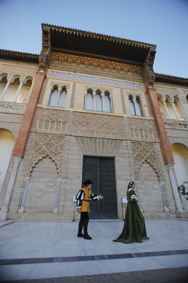 El Alcázar de Sevilla recuerda a Magallanes en sus visitas nocturnas