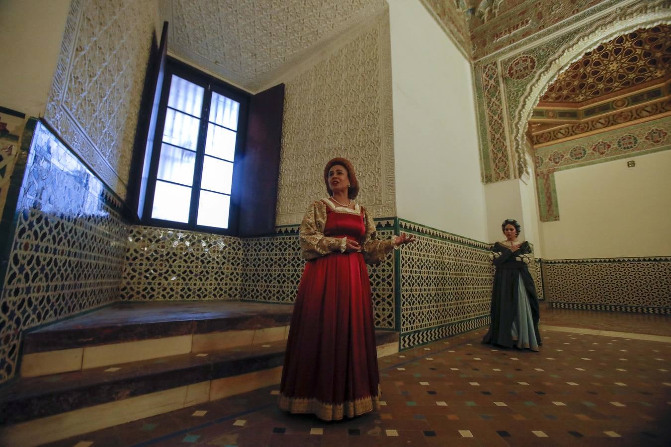 El Alcázar de Sevilla recuerda a Magallanes en sus visitas nocturnas