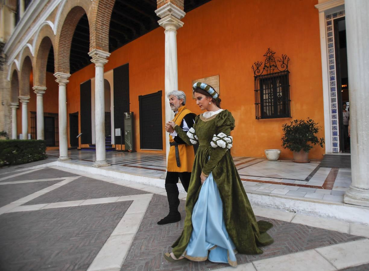 El Alcázar de Sevilla recuerda a Magallanes en sus visitas nocturnas