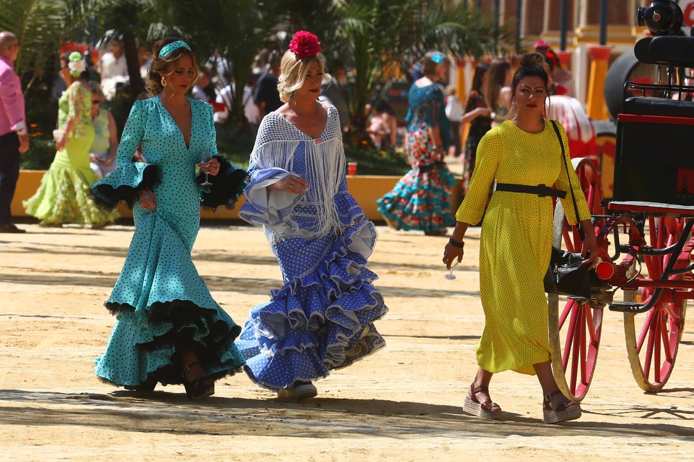 FOTOS: Las mujeres brillan en la Feria de Jerez en todo su esplendor