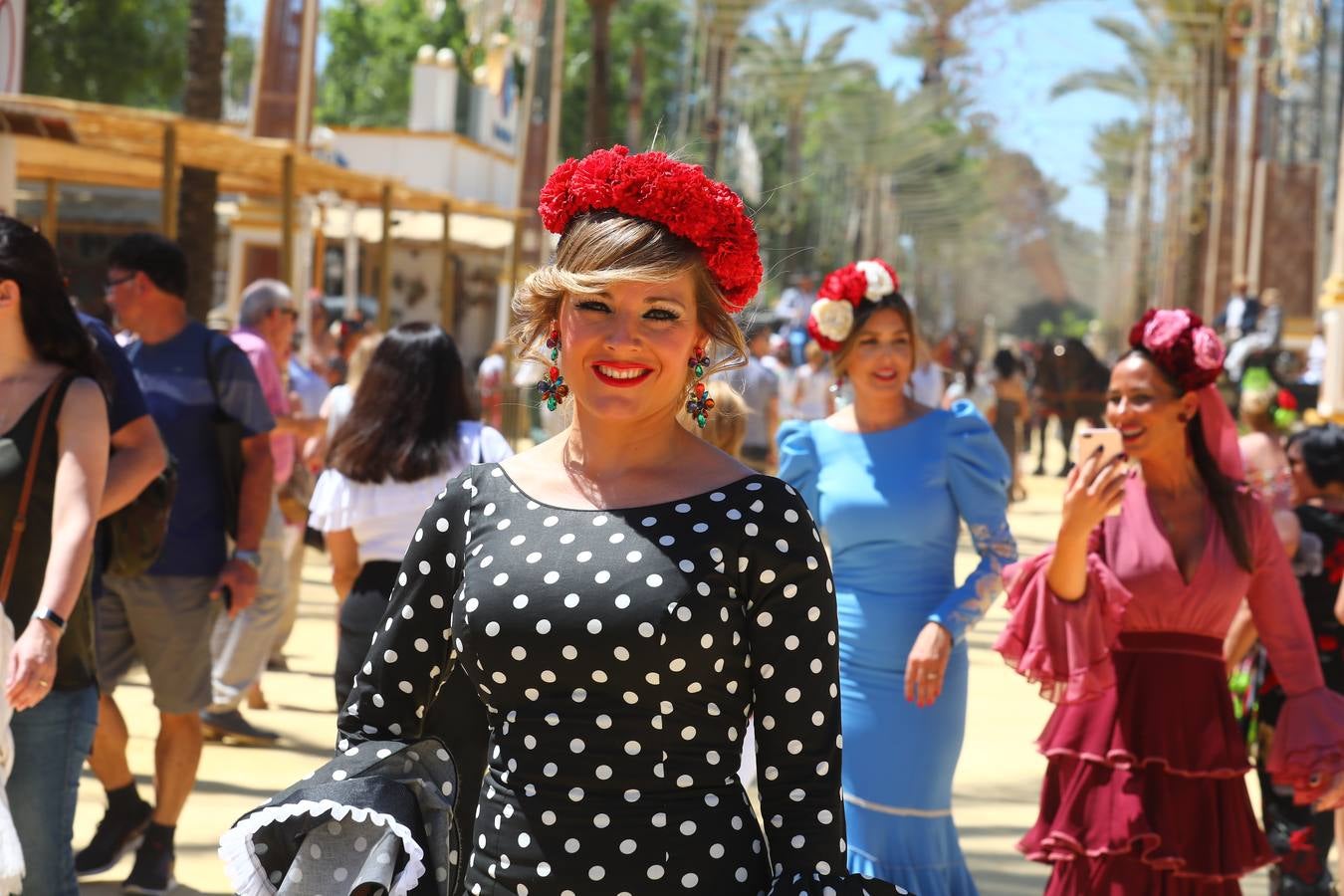 FOTOS: Las mujeres brillan en la Feria de Jerez en todo su esplendor