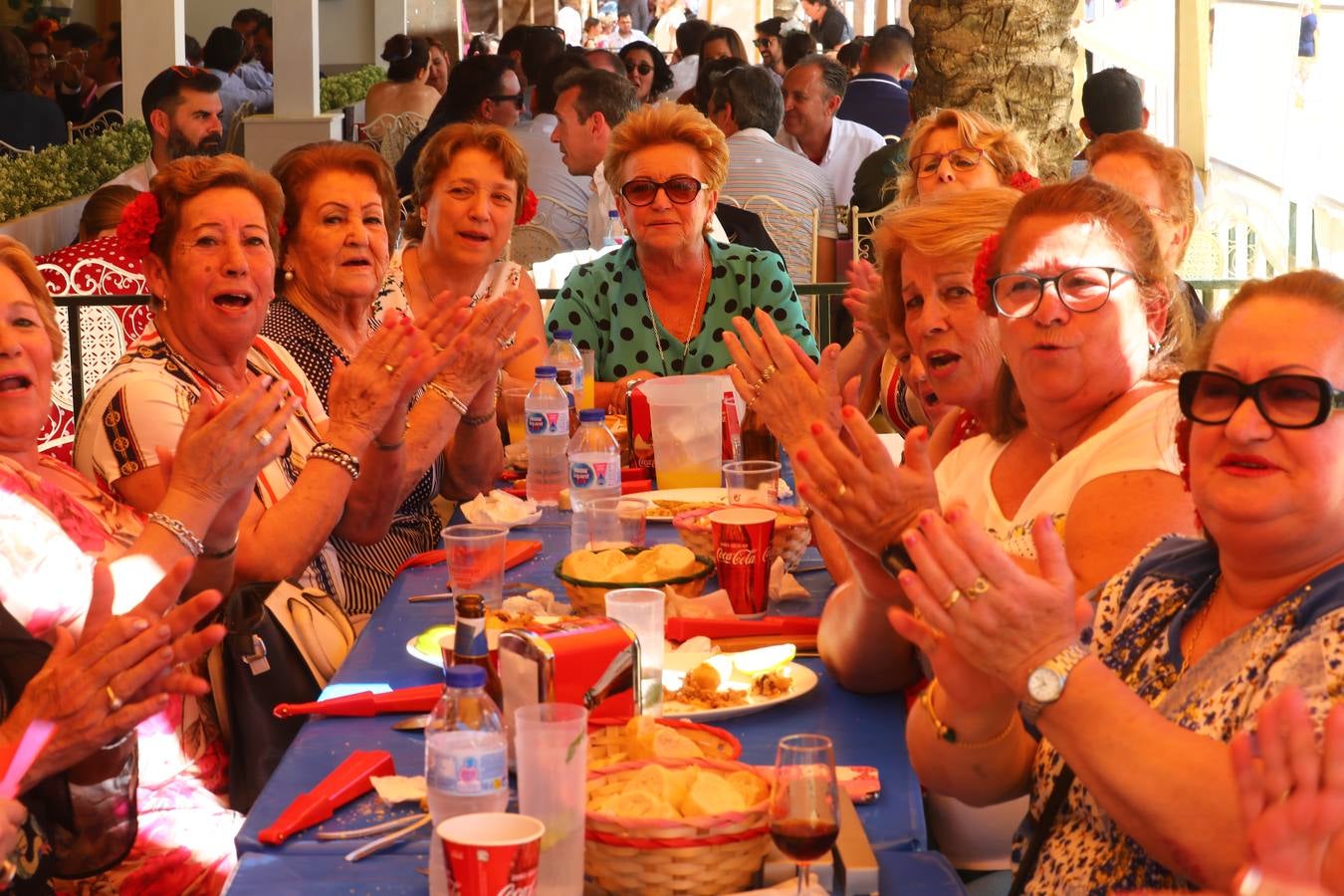 FOTOS: Las mujeres brillan en la Feria de Jerez en todo su esplendor