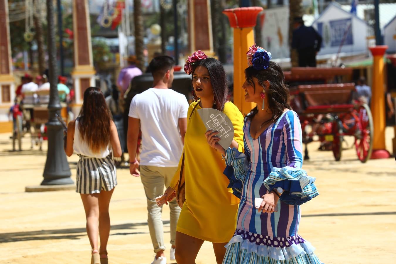 FOTOS: Las mujeres brillan en la Feria de Jerez en todo su esplendor