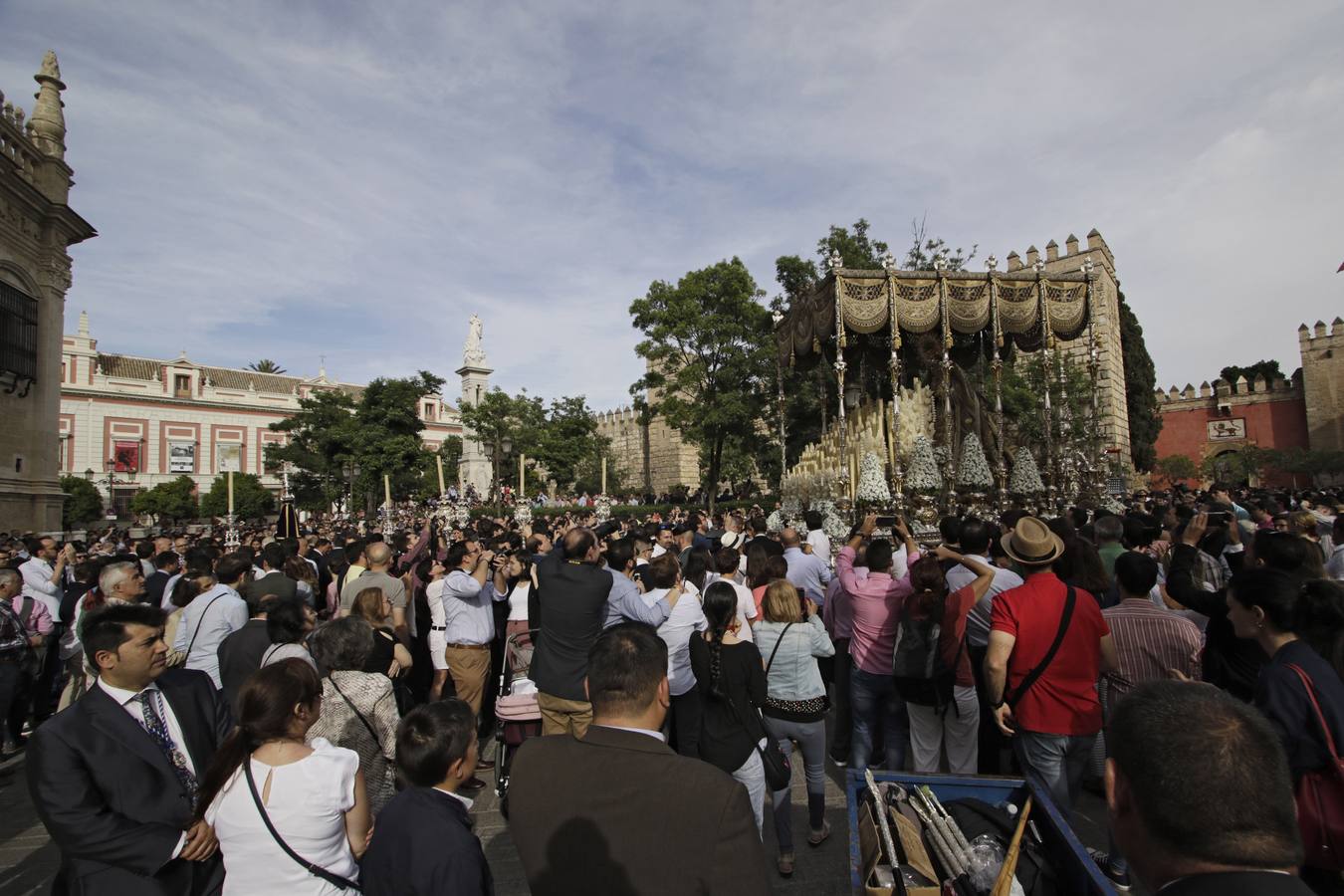 En imágenes, el regreso triunfal a su capilla de la Virgen de los Ángeles