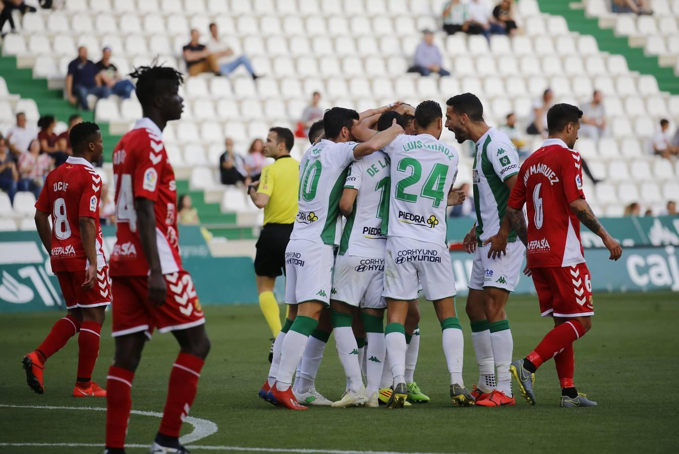 El partido del Córdoba CF-Nástic, en imágenes