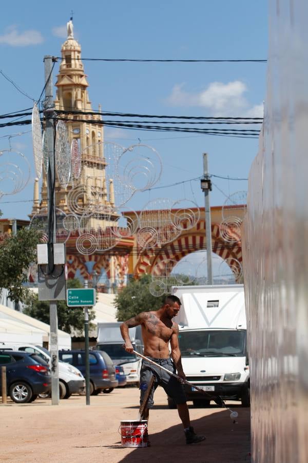 Los preparativos de la Feria de Córdoba, en imágenes