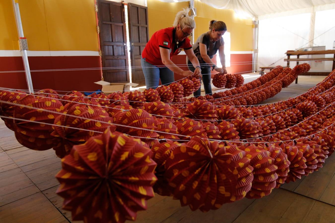 Los preparativos de la Feria de Córdoba, en imágenes