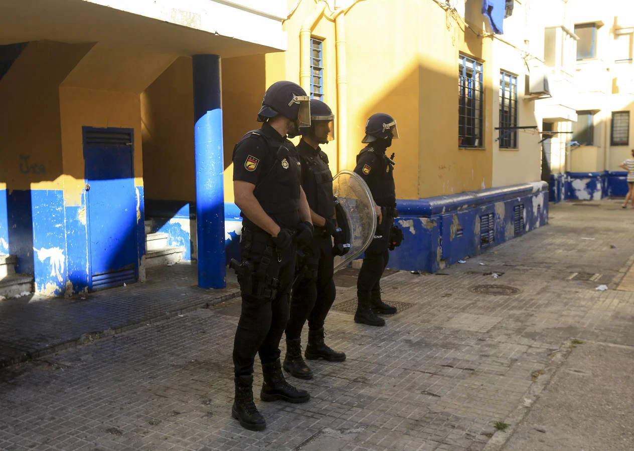 Cocaína, armas, dinero: el operativo de la Policía que ha desarticulado una red de traficantes en El Puerto