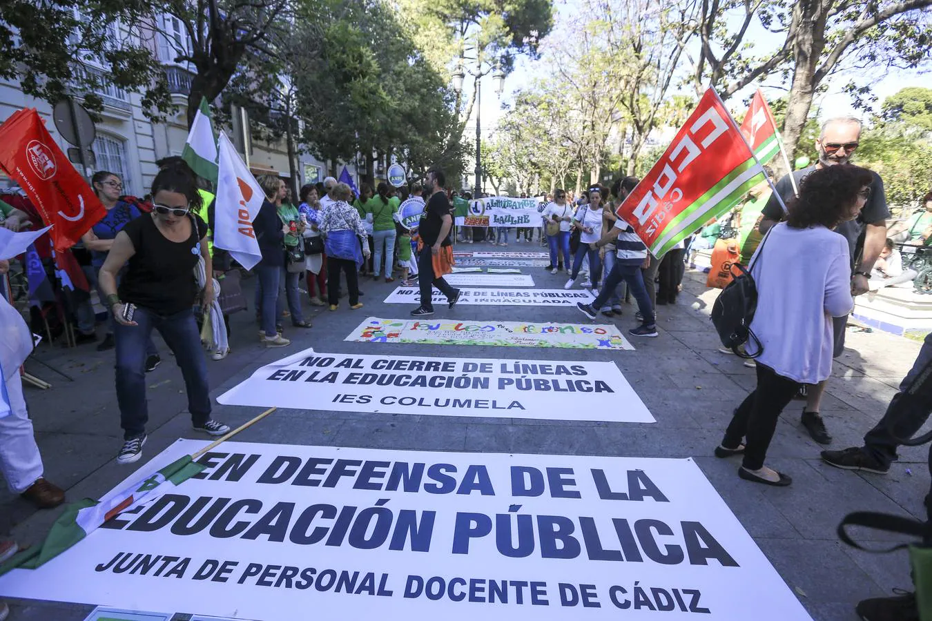 Manifestación en Cádiz contra el «desmantelamiento» de la escuela pública