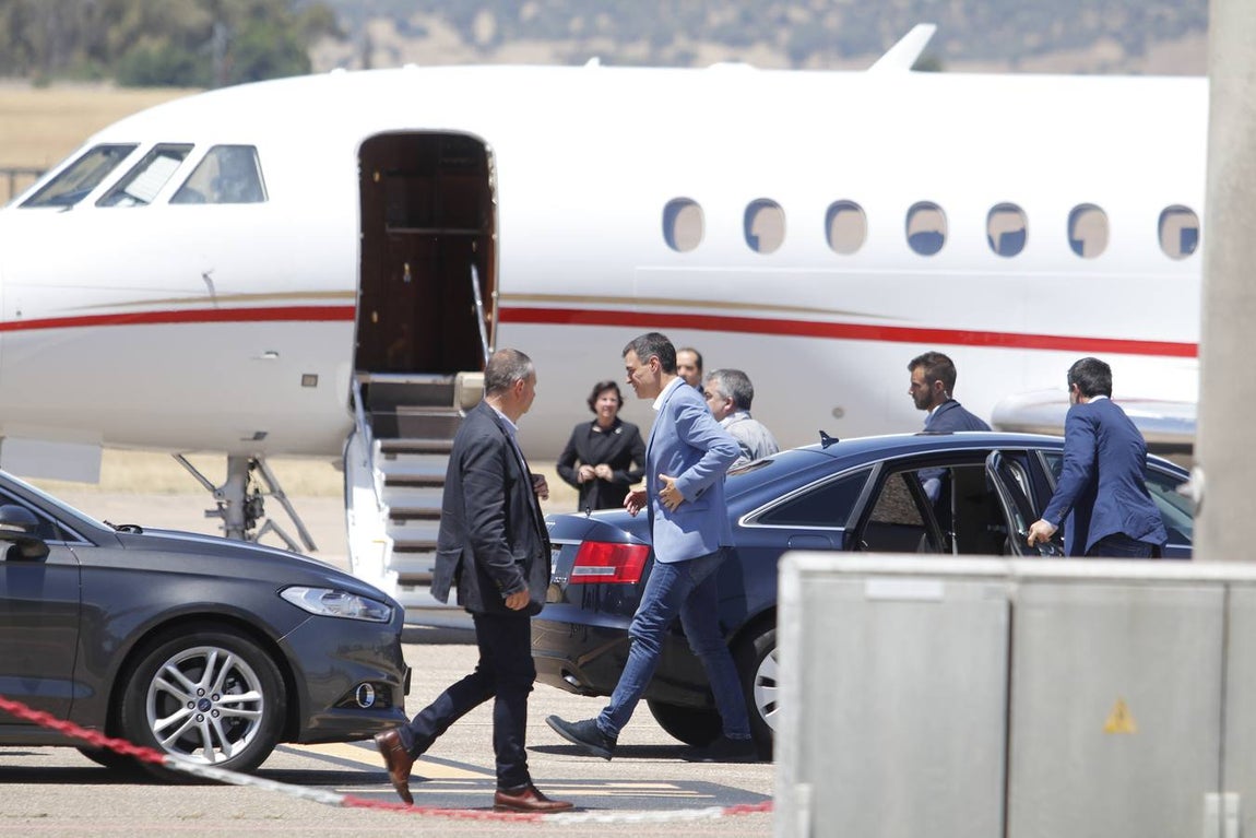 El paso por Córdoba en Falcon de Pedro Sánchez, en imágenes